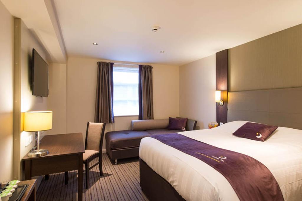 Premier Inn Lancaster Bagian luar foto