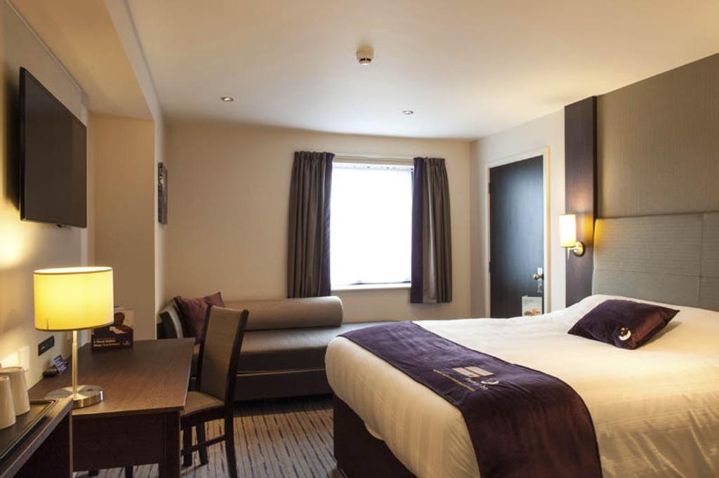 Premier Inn Lancaster Bagian luar foto