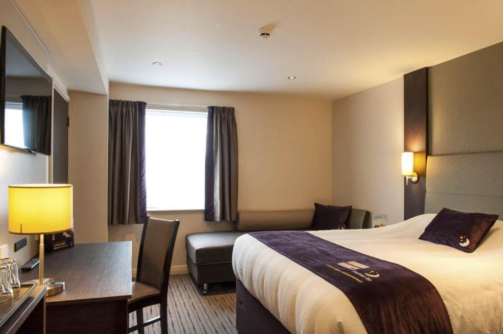 Premier Inn Lancaster Bagian luar foto