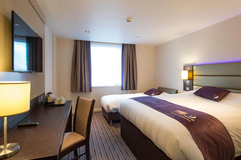 Premier Inn Lancaster Bagian luar foto