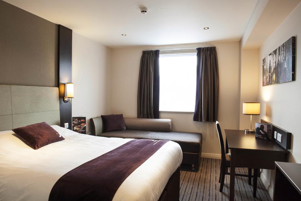 Premier Inn Lancaster Bagian luar foto