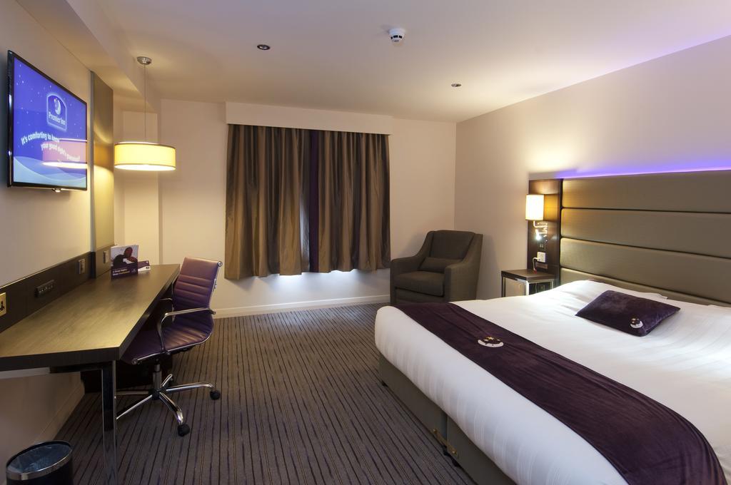 Premier Inn Lancaster Bagian luar foto