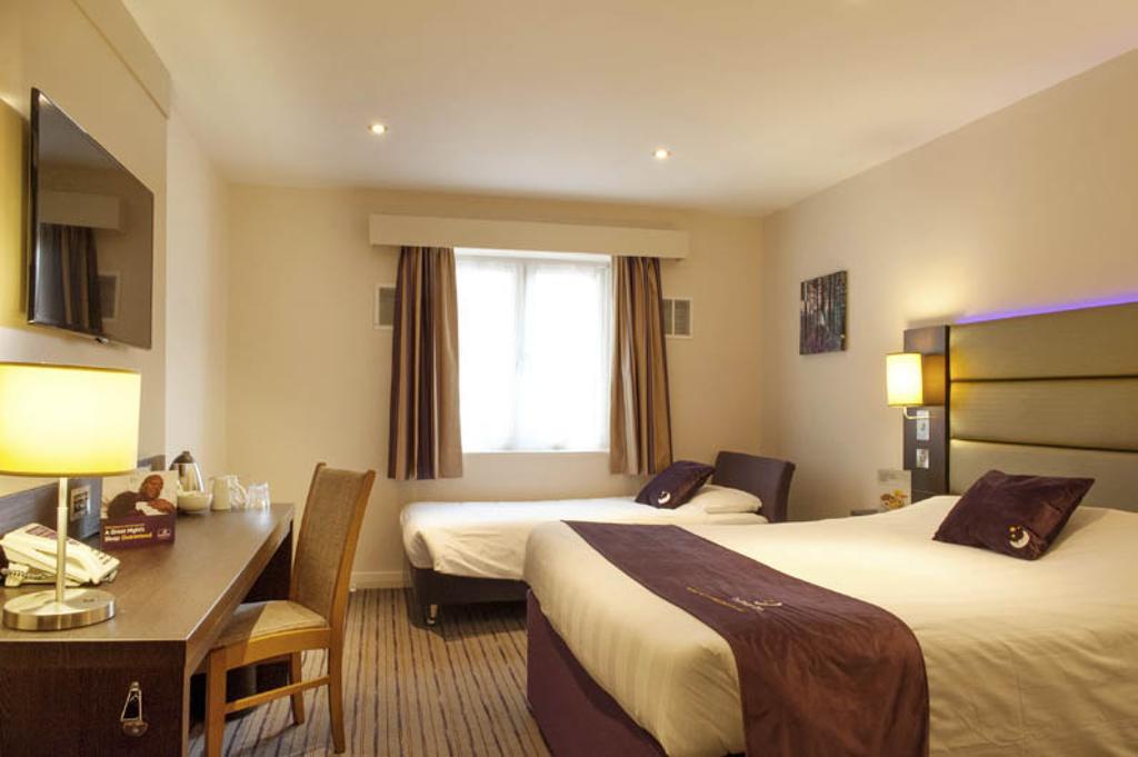 Premier Inn Lancaster Bagian luar foto