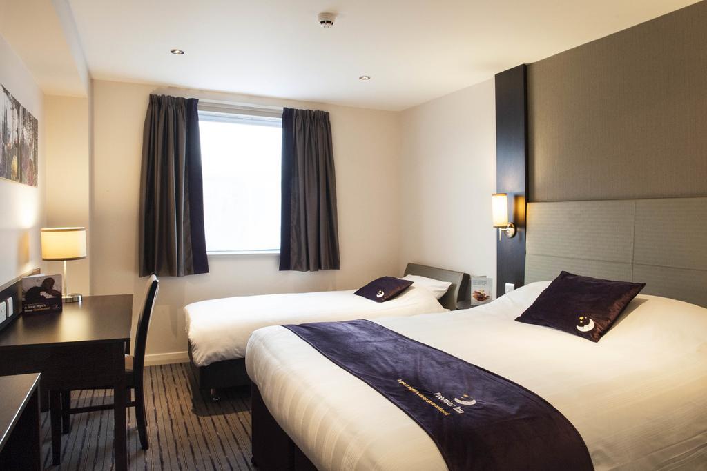 Premier Inn Lancaster Bagian luar foto