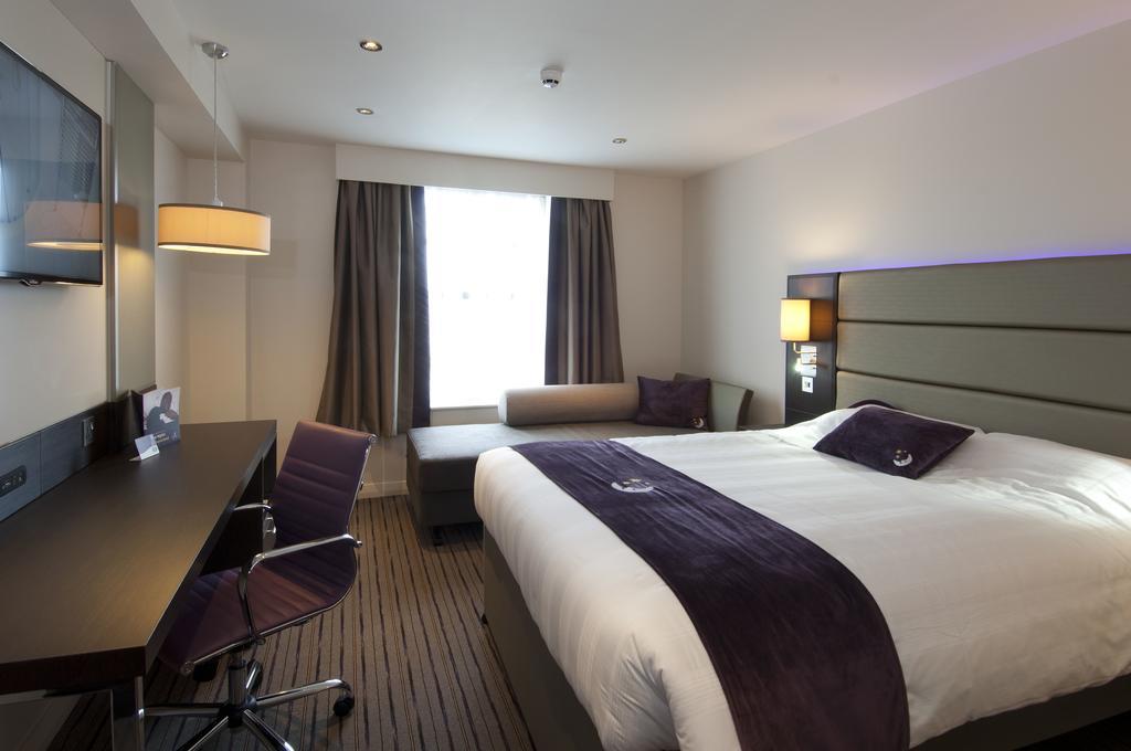 Premier Inn Lancaster Bagian luar foto
