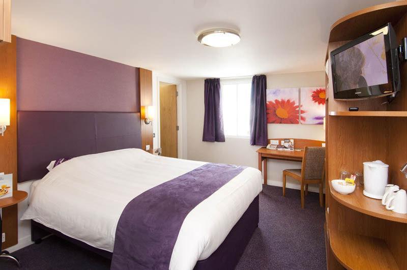 Premier Inn Lancaster Bagian luar foto
