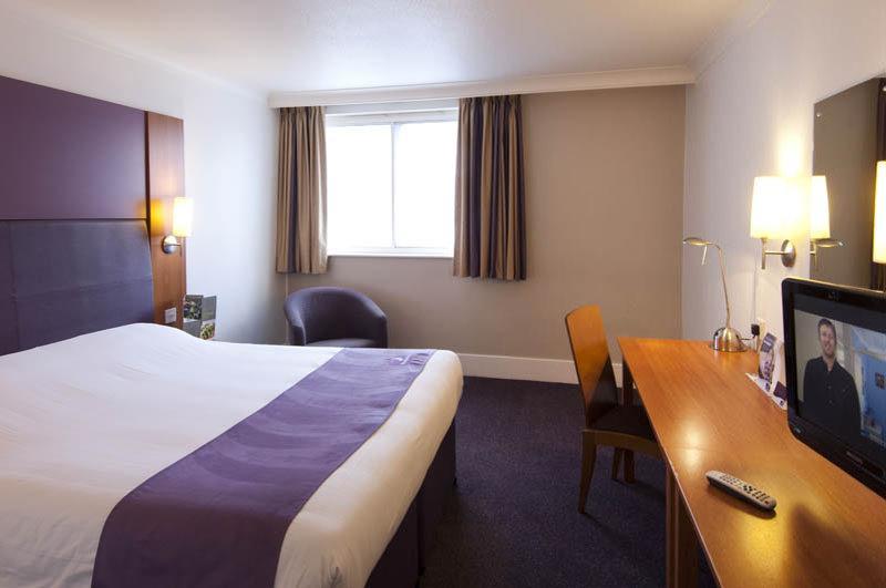 Premier Inn Lancaster Bagian luar foto