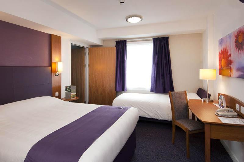 Premier Inn Lancaster Bagian luar foto
