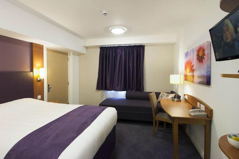 Premier Inn Lancaster Bagian luar foto